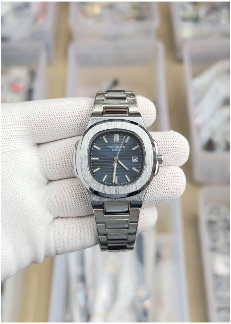 Patek Philippe Nautilus - Lumivelle